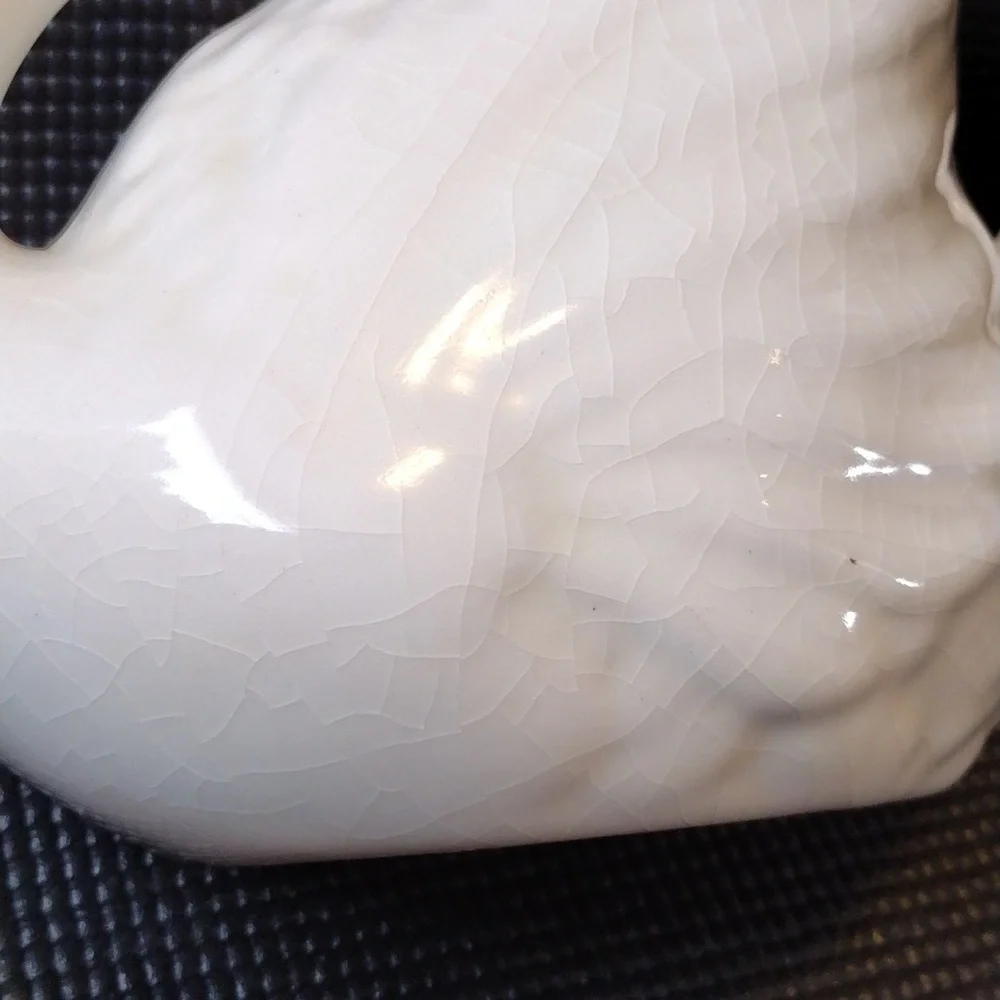 Swan Vase/Planter - Picture 5 of 5